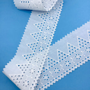 White 2-3/4" Eyelet Triangles with Flowers